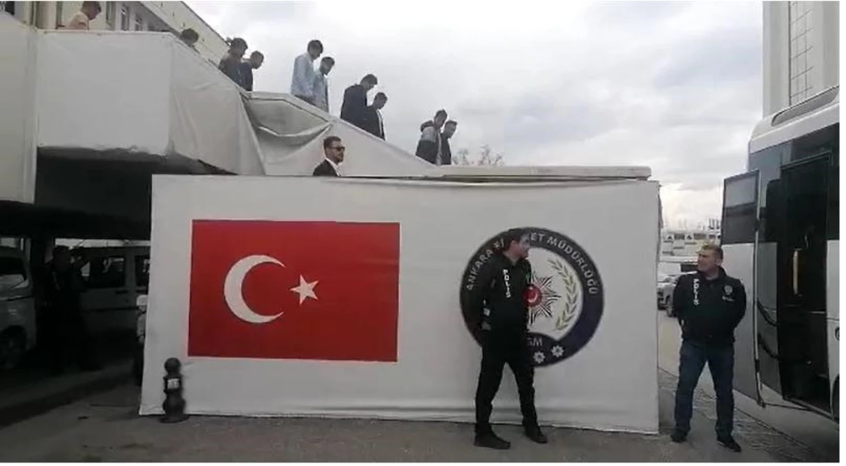 Ankara merkezli 3 vilayette düzenlenen operasyonda 100 kaçak göçmen yakalandı