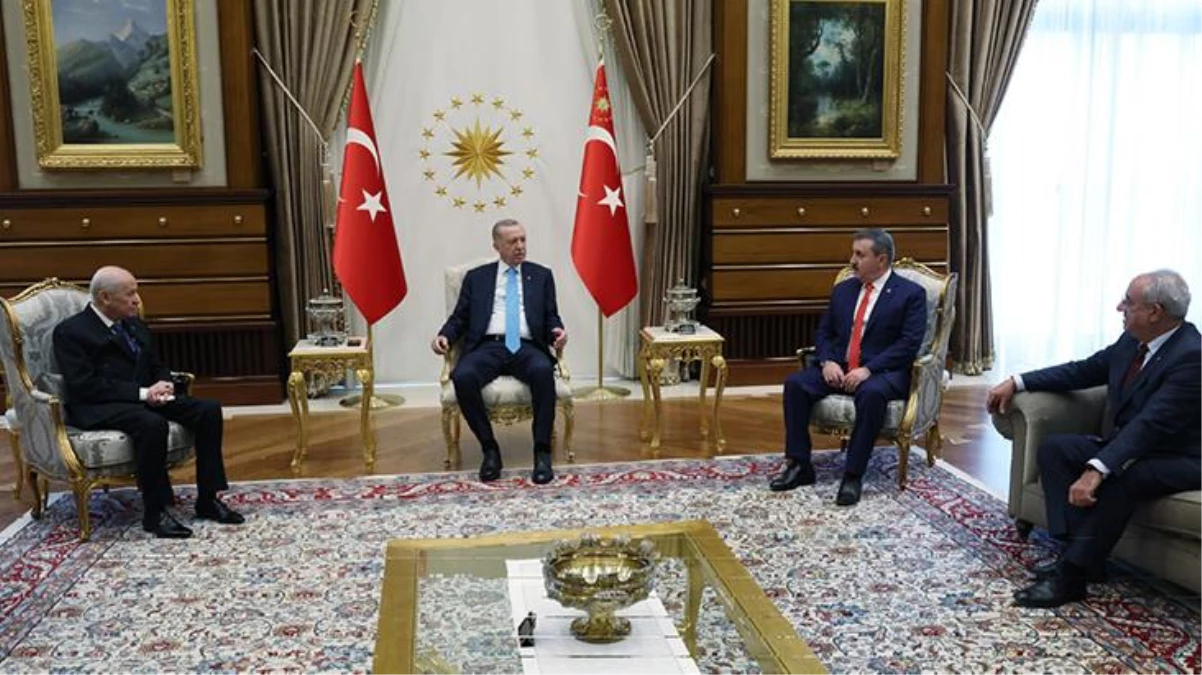 Bahçeli, Destici ve Aksakal'dan Cumhurbaşkanı Erdoğan'a geçmiş olsun ziyareti