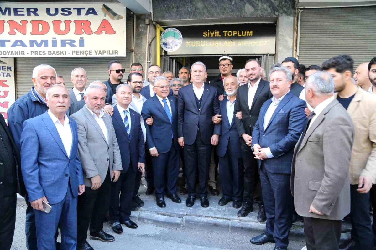 Bakan Akar ve Lider Büyükkılıç'tan STK'lara 'bayram' ziyareti