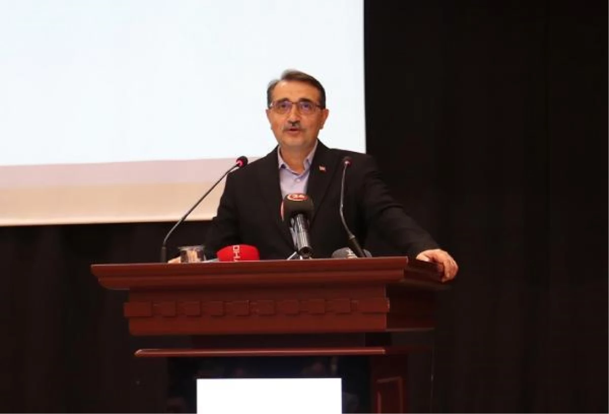 Bakan Dönmez, Eskişehir'de ödül merasimine katıldı