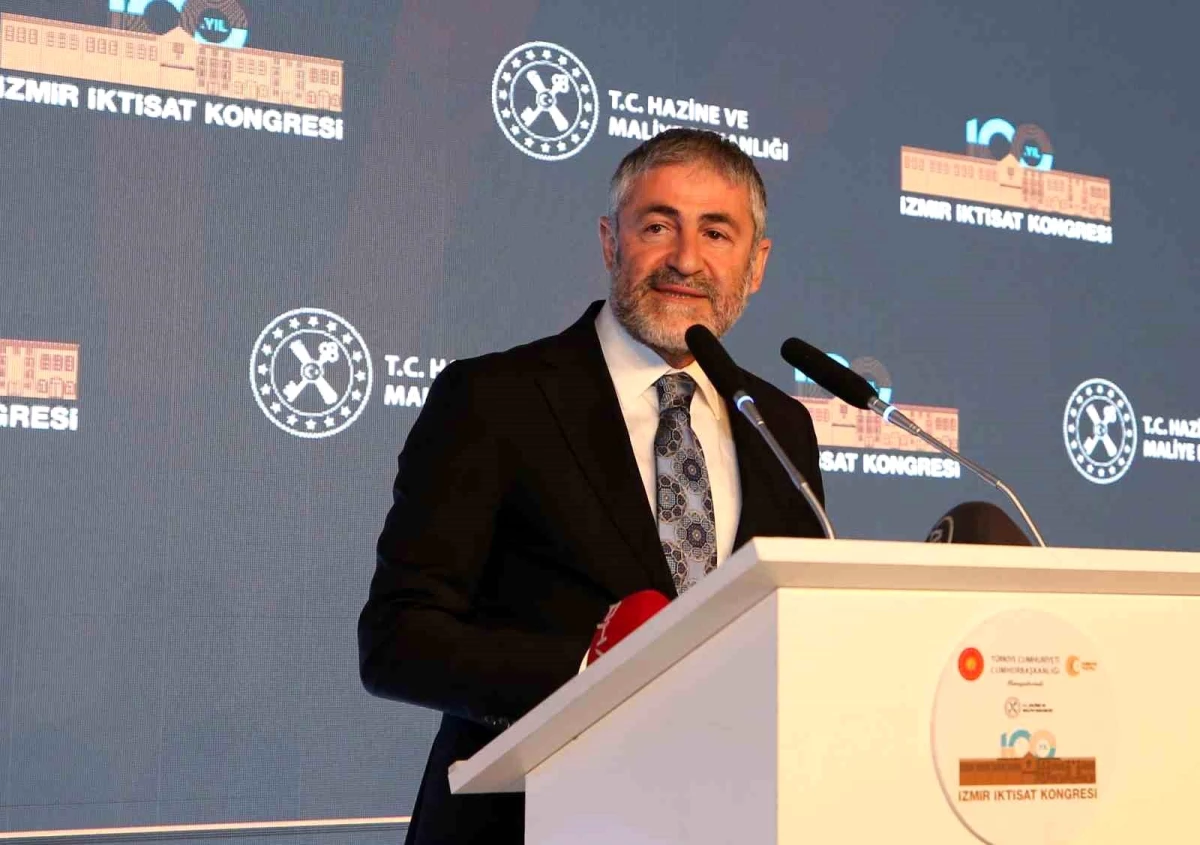 Bakan Nebati: "Otoparka dönüştürülen İzmir İktisat Kongresi'ni eski haline getirdik"