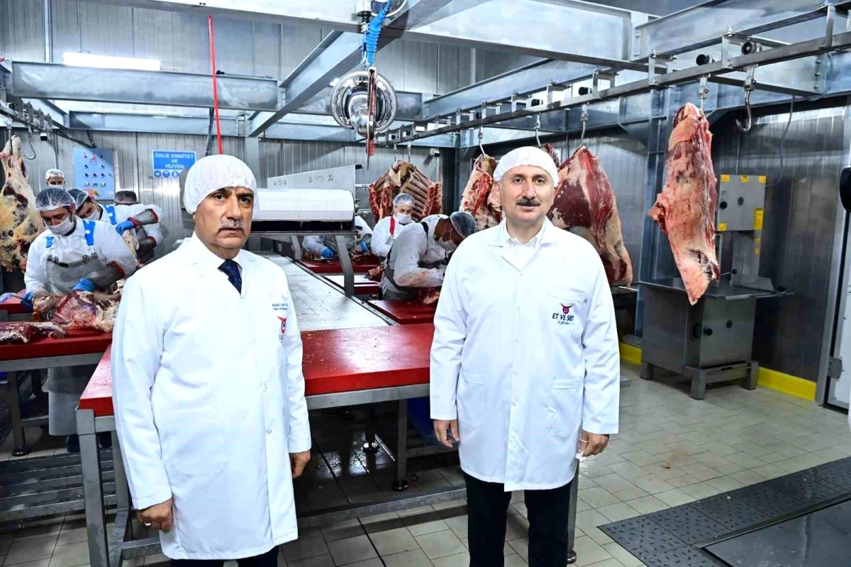Bakanlar Karaismailoğlu ve Kirişci, Et ve Süt Kurumu Trabzon Et Kombinası'nın açılışını yaptı