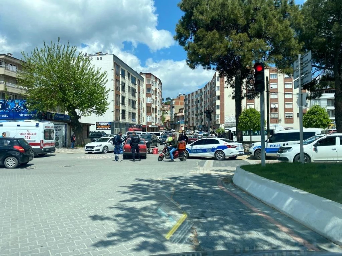 Balıkesir'de araba ile motosiklet çarpıştı: 1 yaralı