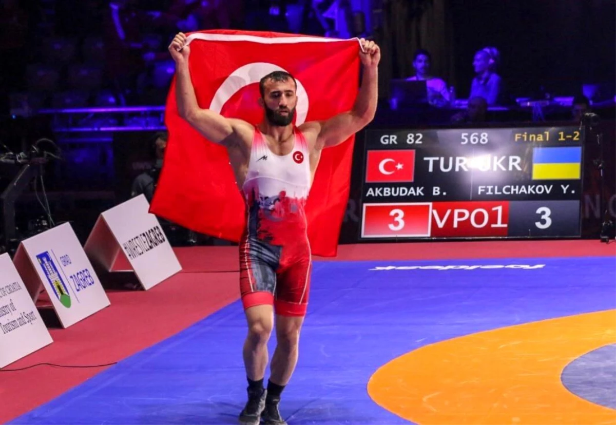BARÜ mezunu ulusal güreşçi Burhan Akbudak, Avrupa şampiyonu oldu
