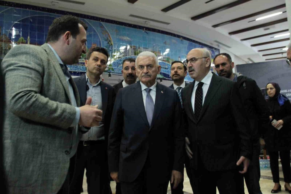 Binali Yıldırım'dan İktisat Kongresi binasına ziyaret: "İzmir'e yakıştı"
