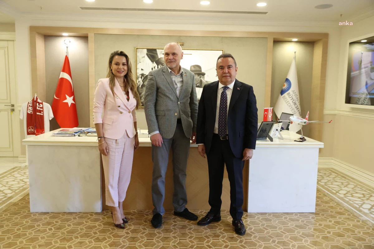 Çek Cumhuriyeti Ankara Büyükelçisi Vacek, Muhittin Böcek'i Ziyaret Etti