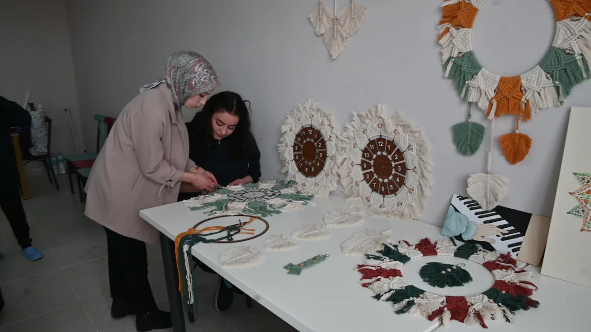 Depremzedeler Yozgat'ta El Sanatları Kursuna Katılıyor