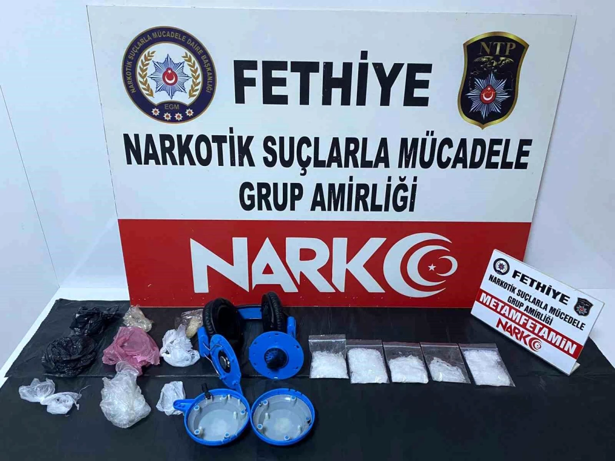 Fethiye'de kulaklık içine saklanmış uyuşturucu yakalandı