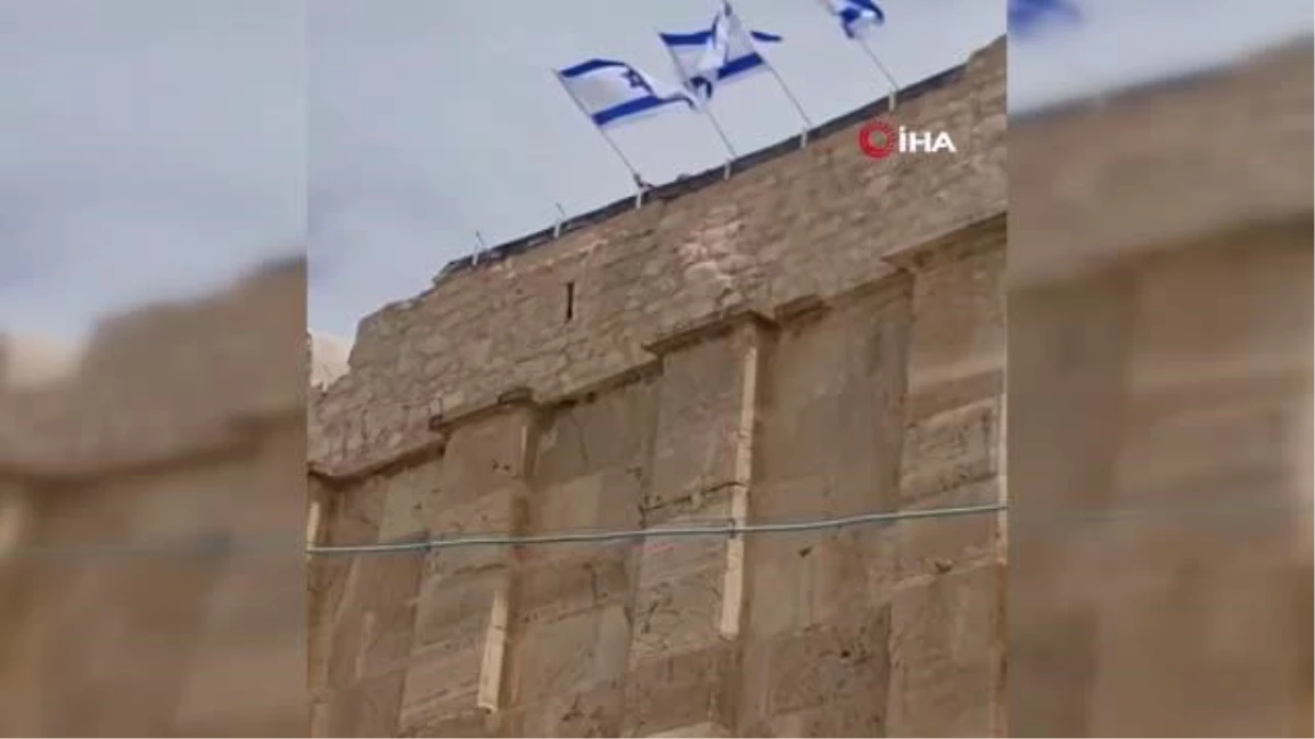 Harem-i İbrahim Mescidi'ne İsrail bayrakları asıldı
