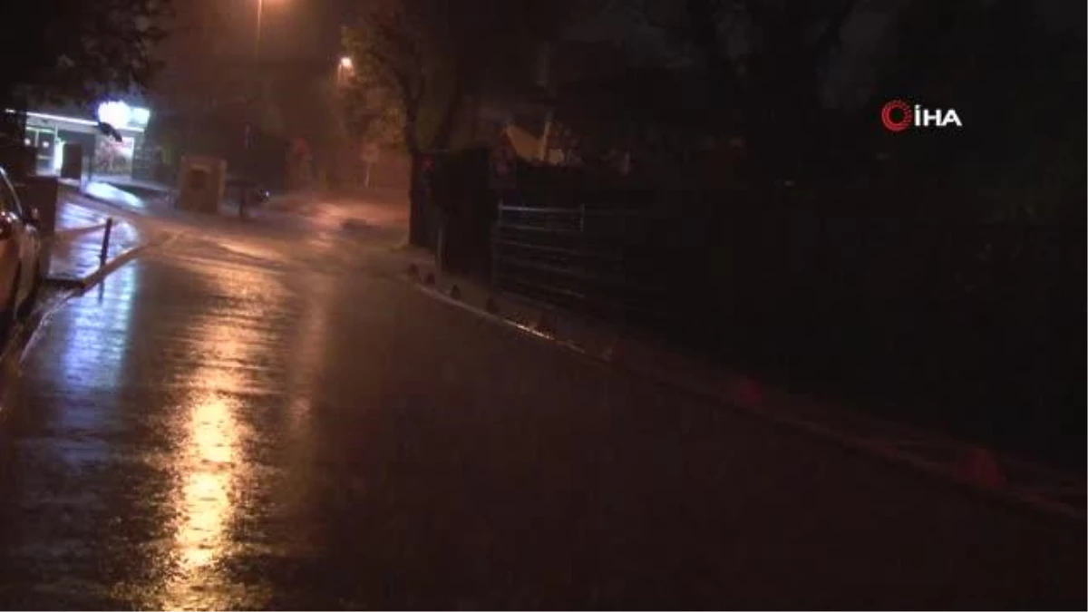 İstanbul Anadolu Yakası'nda sağanak yağış tesirli oldu