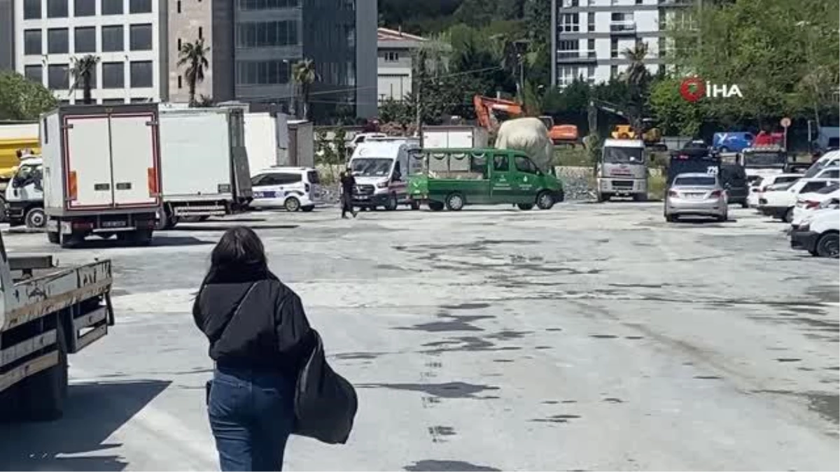 İstanbul'da iki genç araçta başlarından vurulmuş halde meyyit bulundu