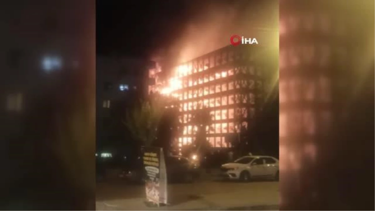 İzmir'de Folkart Sitesi'nde yangın: Birtakım vatandaşlar yangından kurtarmak için balkondan atladı