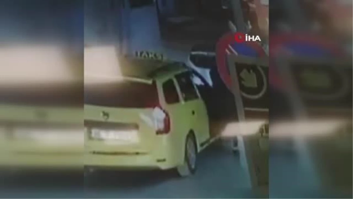İzmir'deki dehşetli cinayet kamerada: Taksiden inen iki kişi ateş edip bu türlü kaçmış