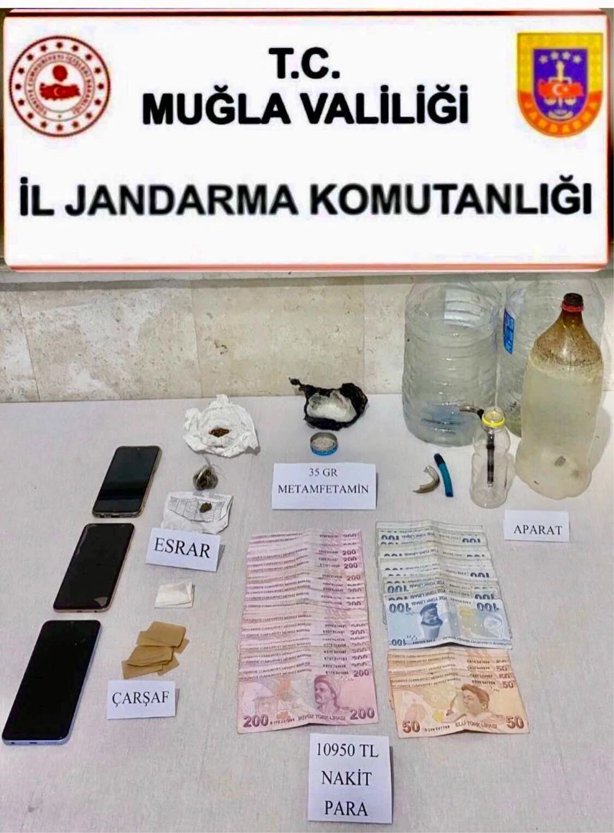 Jandarma'dan uyuşturucu satıcılarına suçüstü