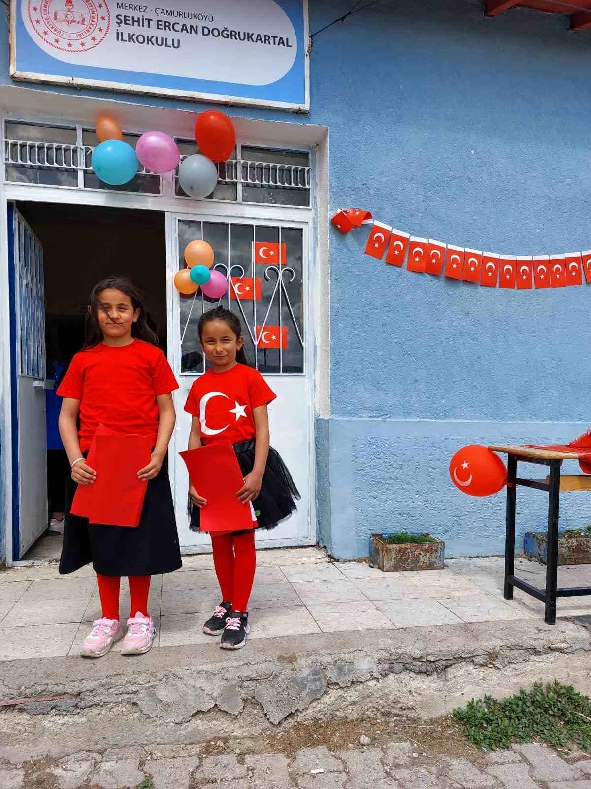 Kars'ta köy okulunda renkli 23 Nisan kutlaması