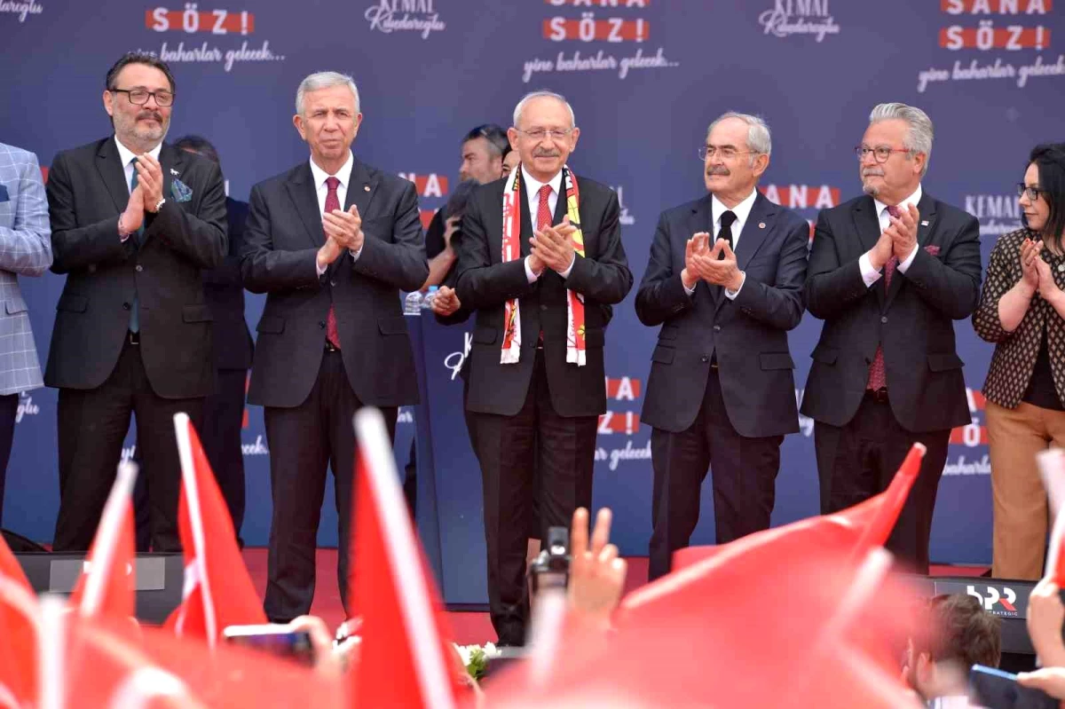 Kemal Kılıçdaroğlu ve Mansur Yavaş, Eskişehirliler ile bir ortaya geldi
