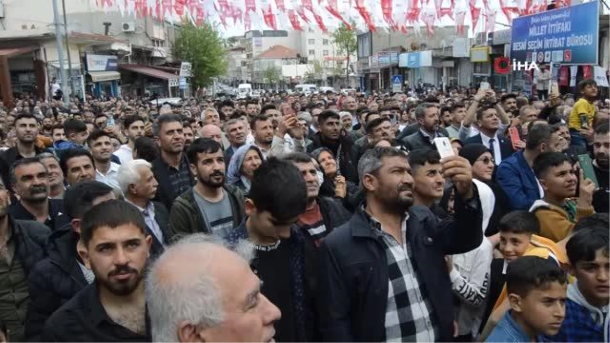 Kılıçdaroğlu, Besni'de vatandaşlarla buluştu