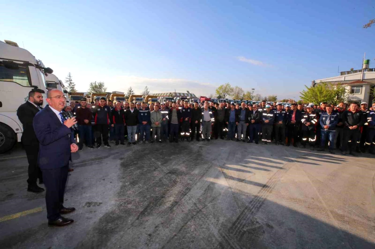 Lider Kavuş: "Bir grup ruhuyla hizmet etme hedefindeyiz"