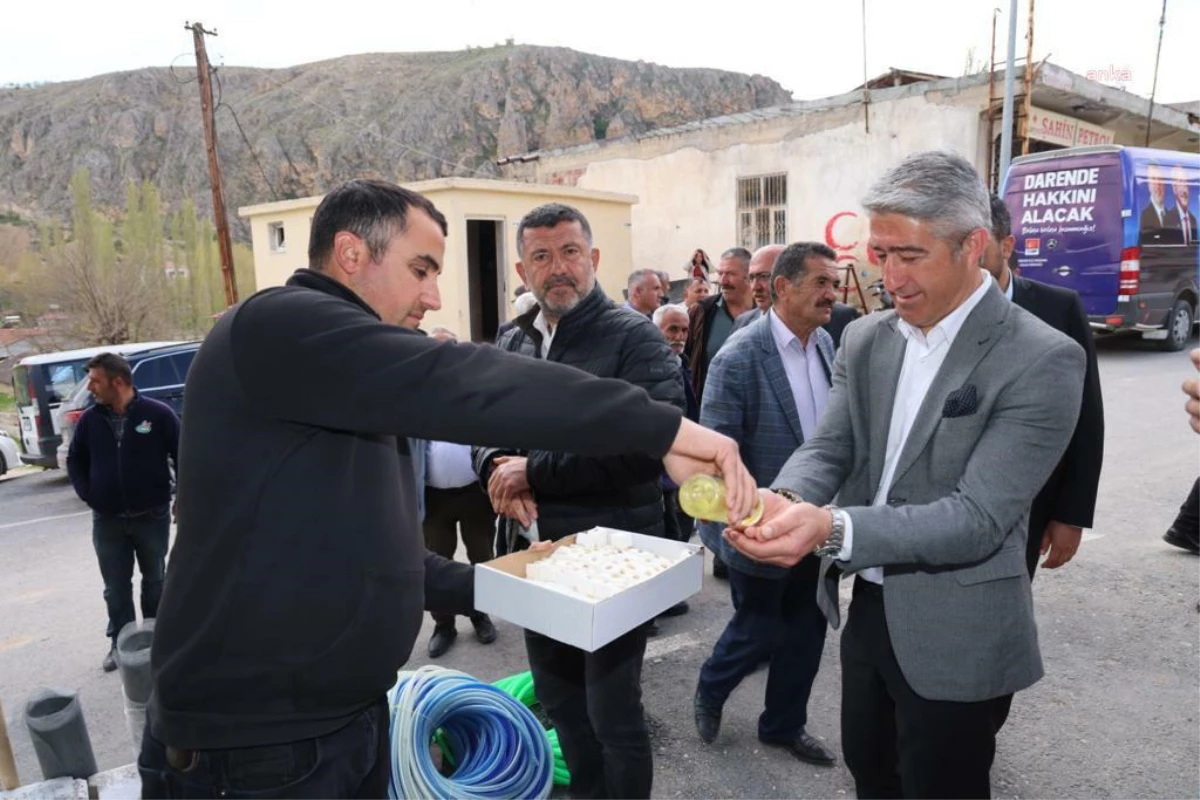 Marmaris Belediye Lideri Oktay, Sarsıntı Bölgesinde: "Marmaris Halkı Daima Yanınızda"