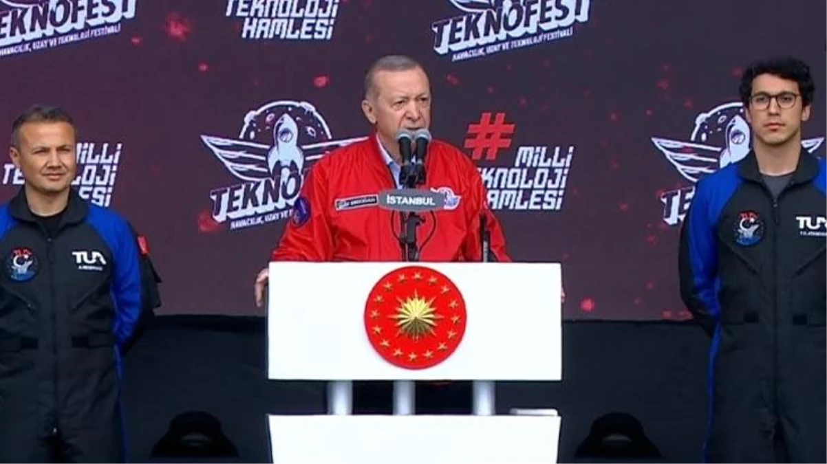 Son Dakika: Türkiye'nin birinci uzay yolcuları belirli oldu! İşte Cumhurbaşkanı Erdoğan'ın sahneden ilan ettiği iki isim