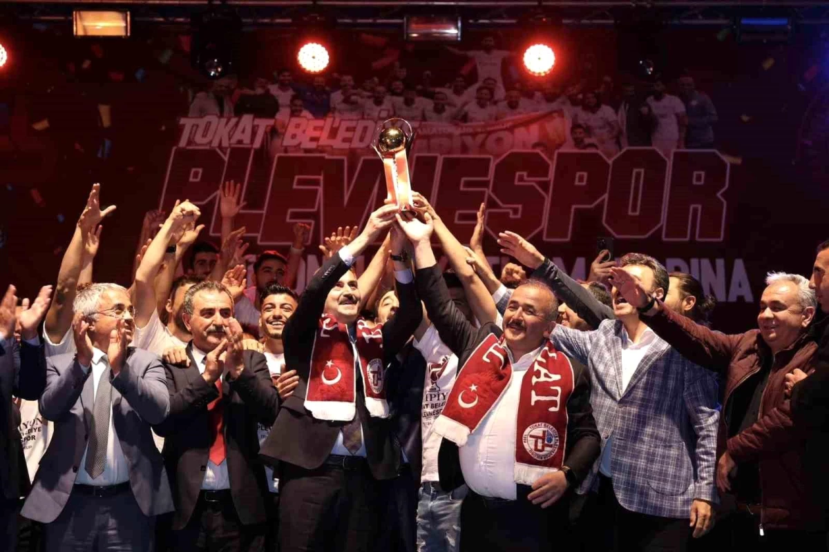Tokat Belediye Plevnespor'un şampiyonluğu coşkuyla kutlandı