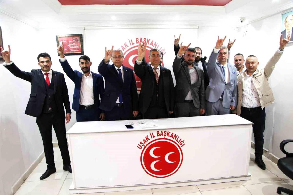 Zafer Partisinden istifa eden 25 kişi MHP'ye katıldı