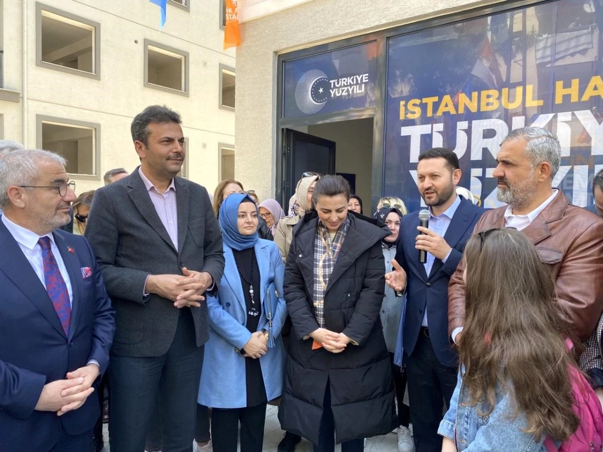 AK Parti İstanbul milletvekili adayları Durgut ve Aydın, Maltepe'de Cevizli İrtibat Ofisi açılışına katıldı