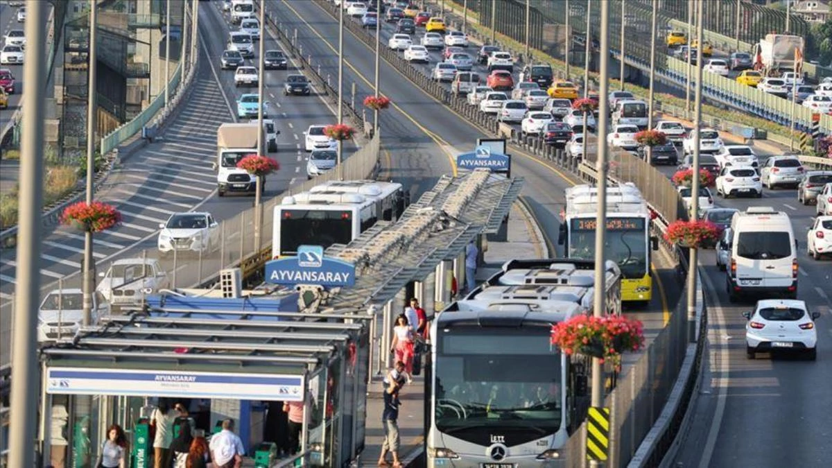 Bugün toplu taşıma fiyatsız mi? Bugün otobüs, metro, tramvay fiyatsız mi? Ankara, İzmir ve İstanbul'da Bugün toplu taşıma fiyatsız mi?