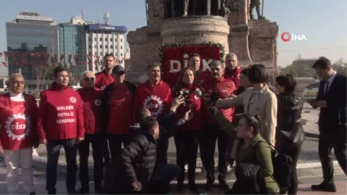 DİSK Taksim Anıtı'na çelenk bıraktı