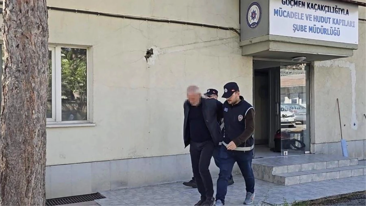 Erzincan'da araç içerisinde 8 kaçak göçmen yakalandı, sürücü tutuklandı