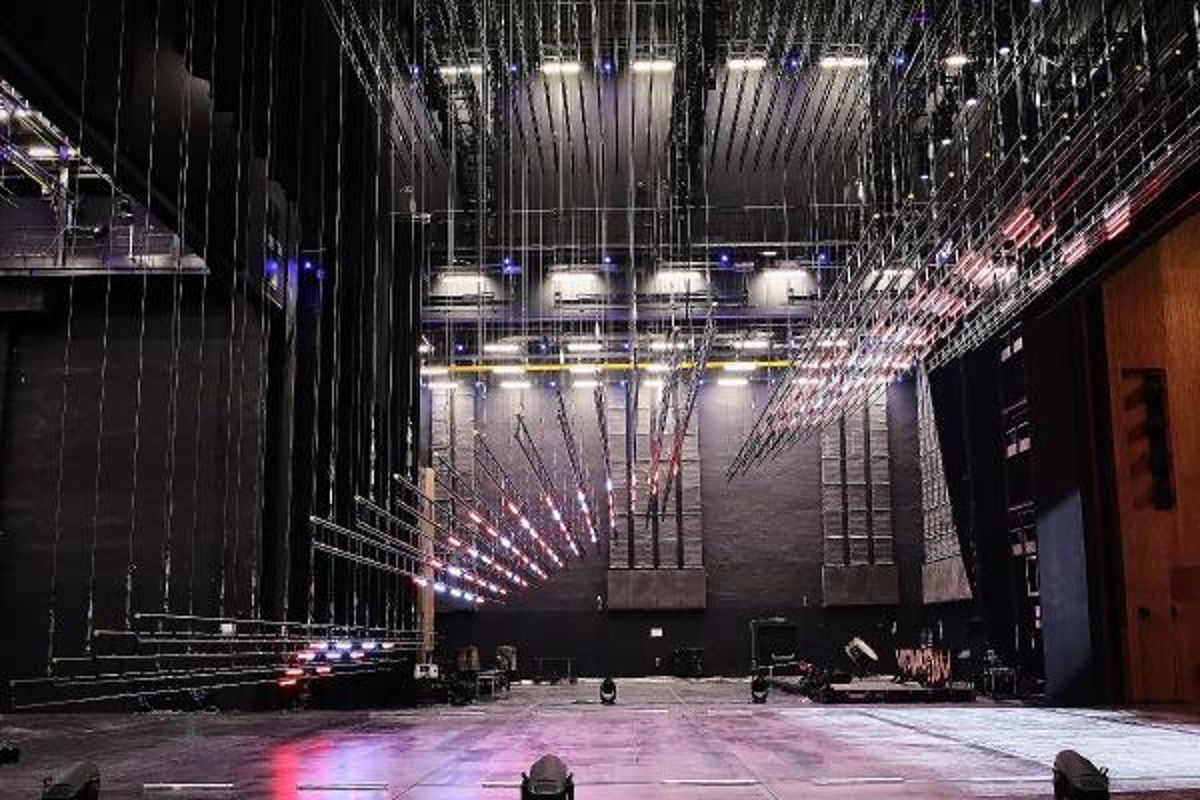 AKM'nin dev küresi Türk Telekom Opera Salonu'nun sahne teknolojisi tanıtıldı