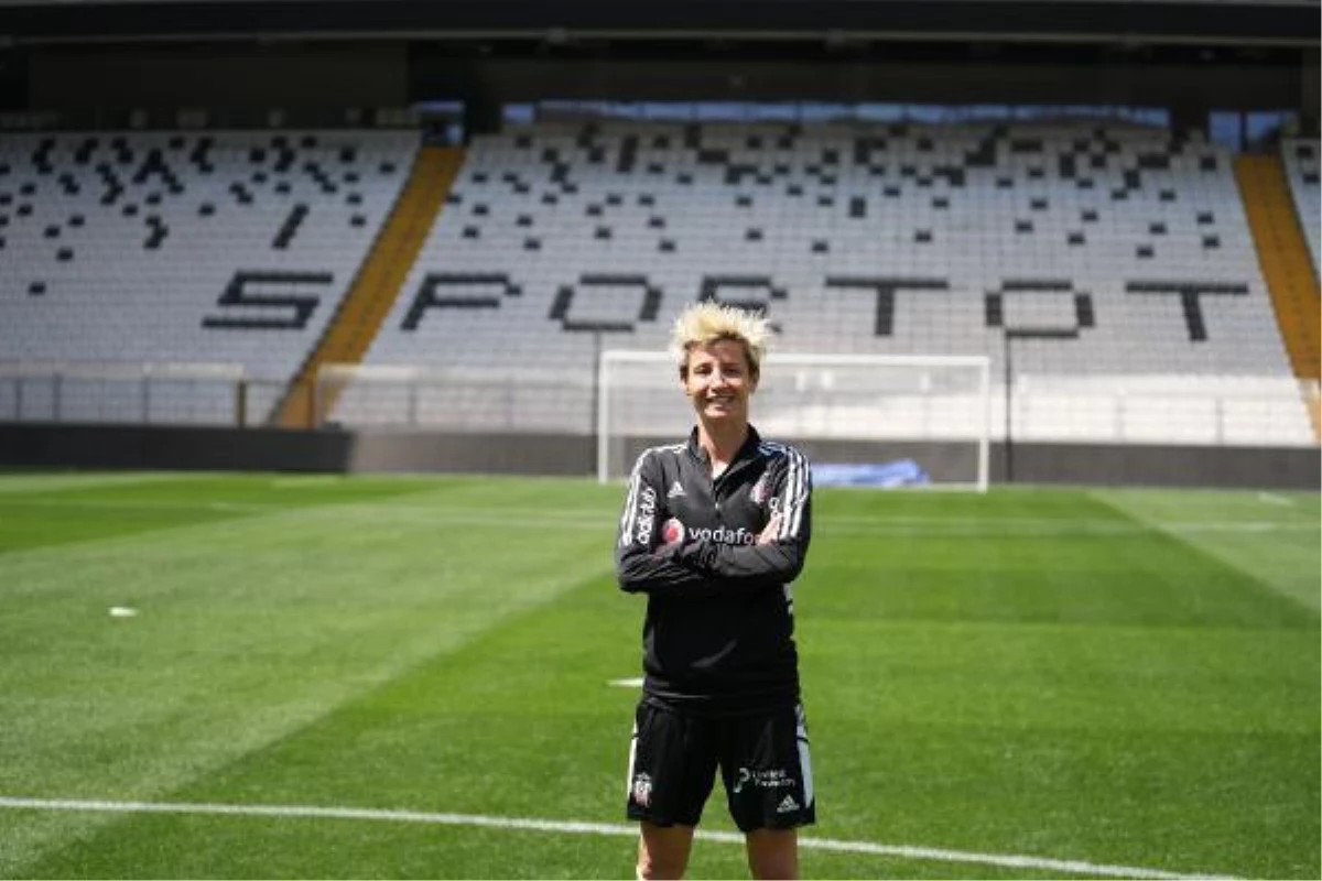 Esra Erol: "Kadın futbolu son 4-5 yıldır uygun yerlere geldi"