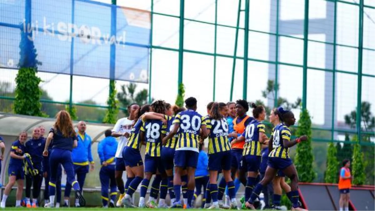 Fenerbahçe Bayan Futbol Kadrosu, Karagümrük'ü Mağlup Etti