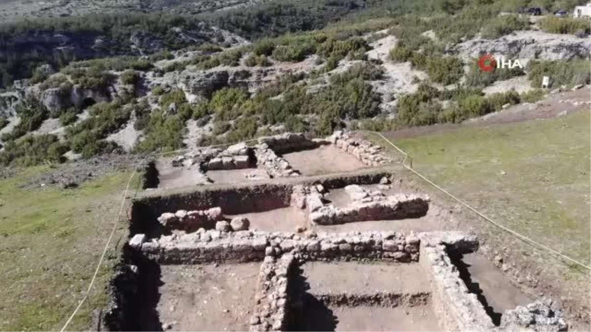 Mobolla'da 4 bin 500 yıllık hayatın izleri gün yüzüne çıkıyor