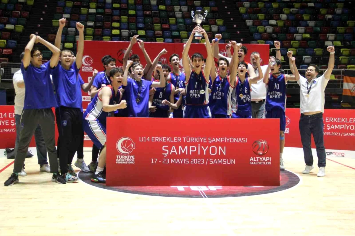 A.Efes U14 Erkek Basketbol Ekibi Türkiye Şampiyonu
