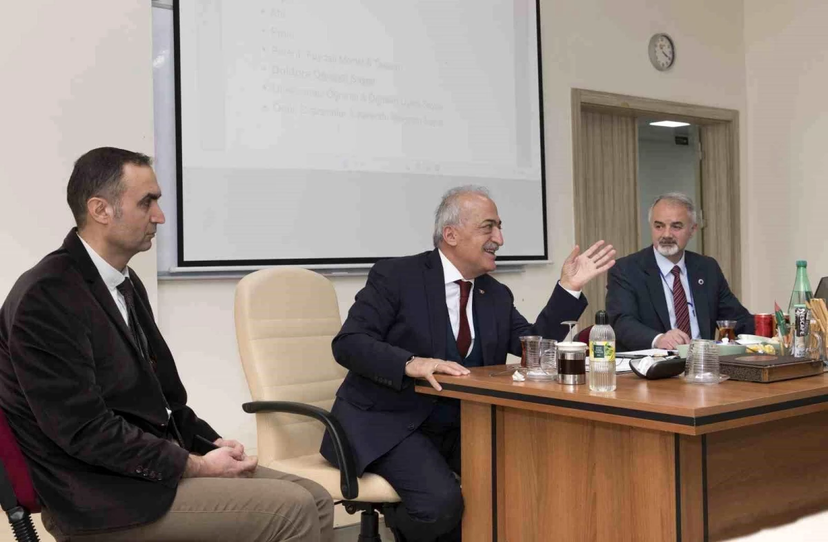 Atatürk Üniversitesi Rektörü Prof. Dr. Ömer Çomaklı Fakülte Ziyaretlerine Devam Ediyor