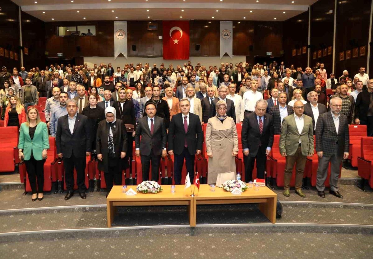 ERÜ'den 'Milli Gayret'ten Bugüne Dış Politika' bahisli konferans