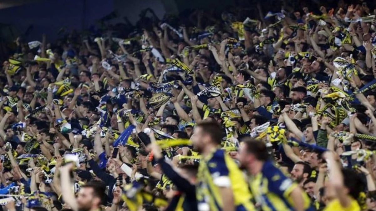 Fenerbahçe'nin yeni dönemde giyeceği sav edilen forma ortalığı üzücü karıştırdı: Latife mı bu?