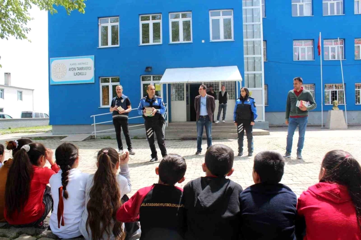 Kars'ta öğrencilere 'Genel Güvenlik, Asayiş ve Akran Zorbalığı' anlatıldı