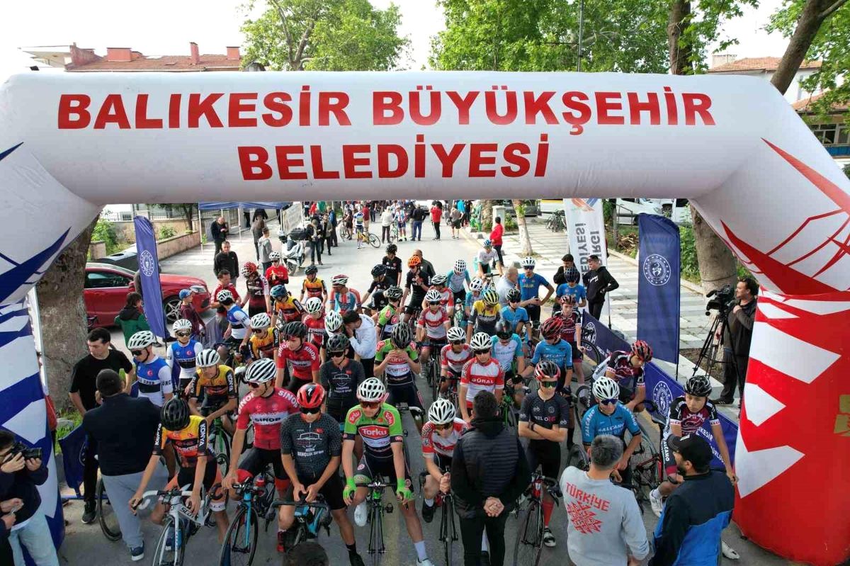 Sındırgı'da Türkiye Kupası Bisiklet Yarışları Başladı