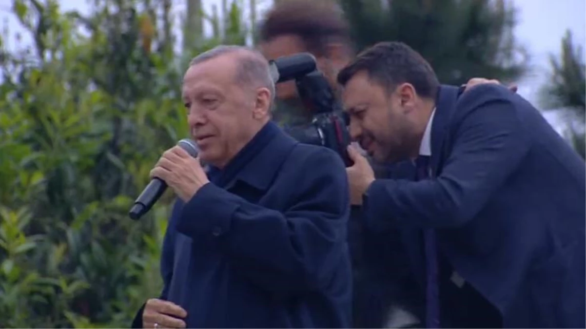 Son Dakika! Cumhurbaşkanı Erdoğan Kısıklı'da konutunun önünde kalabalığa hitap ediyor