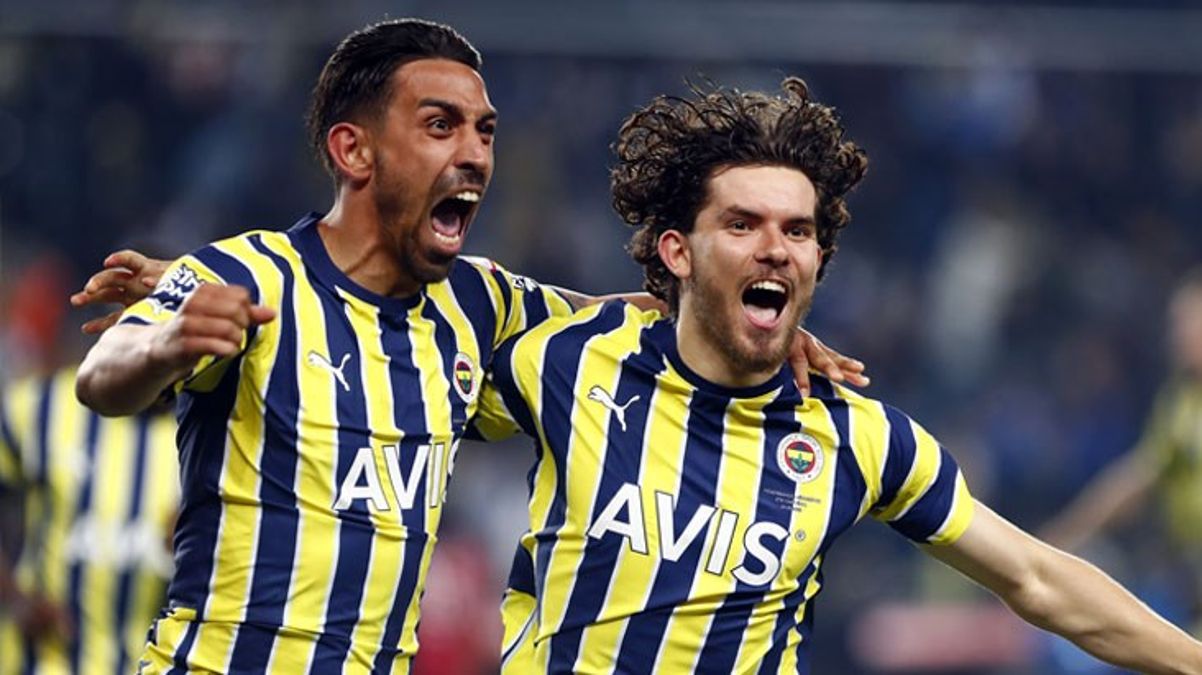 Son Dakika: Sivasspor'u eleyen Fenerbahçe, Ziraat Türkiye Kupası'nda ismini finale yazdırdı