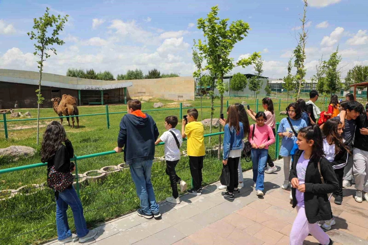 Talas Belediyesi, Kırsal Mahallelerdeki Öğrencilere Kent Tanıtım Programı Başlattı
