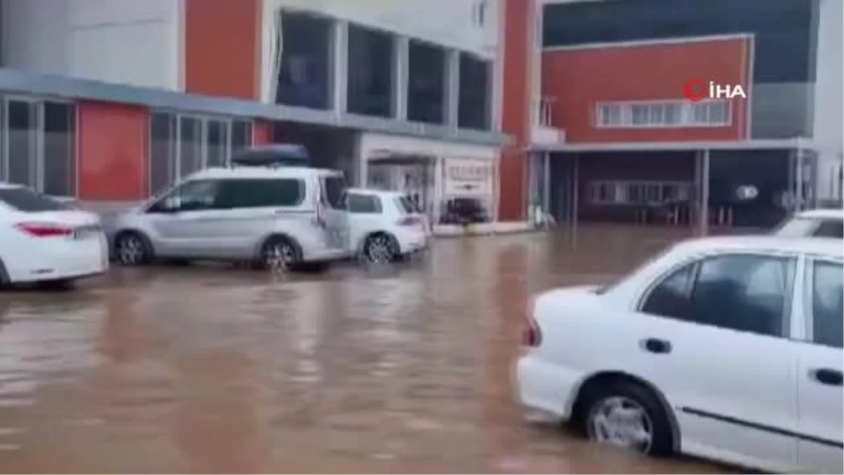Akhisar Devlet Hastanesi Sel Felaketinin Akabinde Hizmet Veremiyor