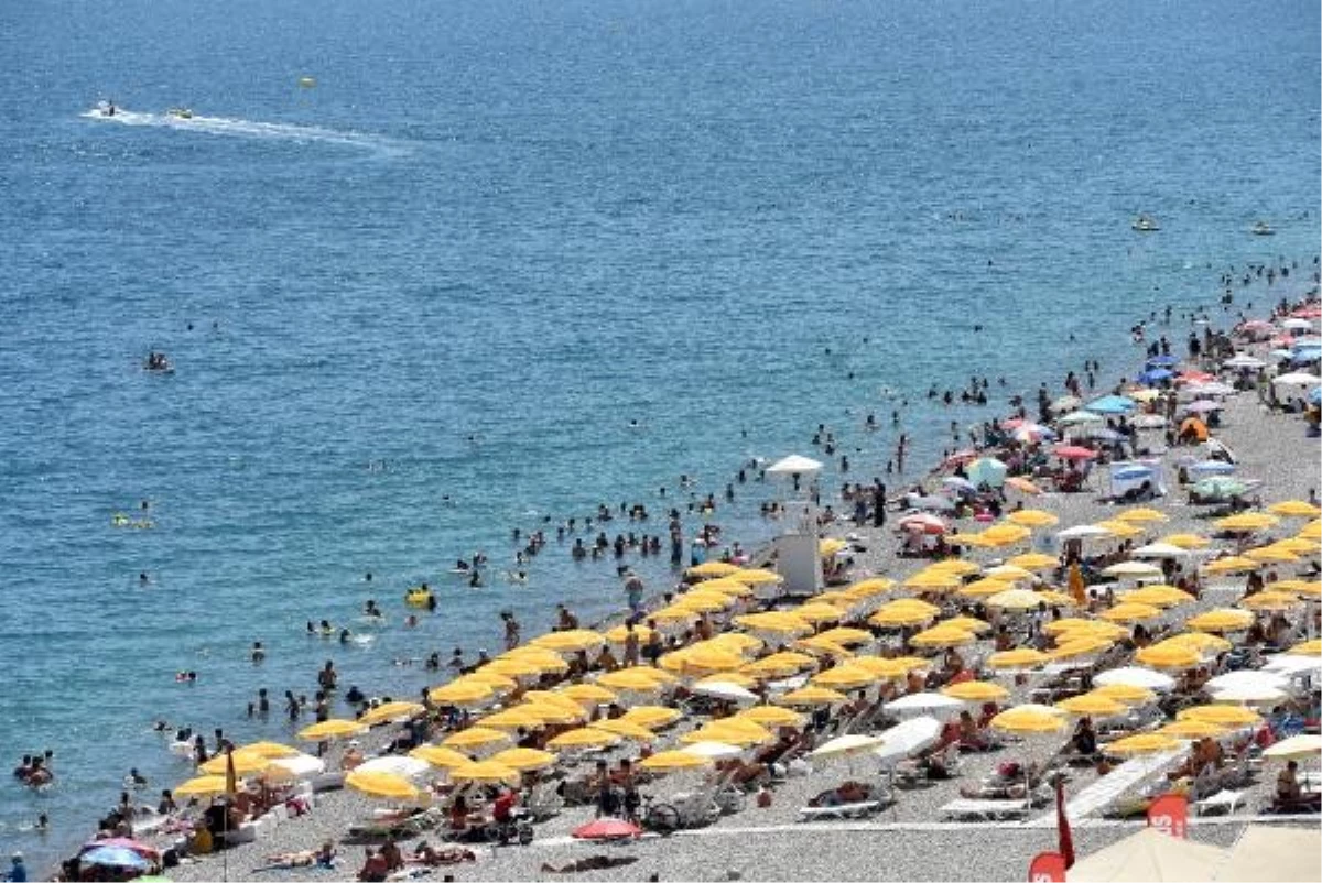 Antalya'da Kurban Bayramı öncesi kıyılarda yoğunluk