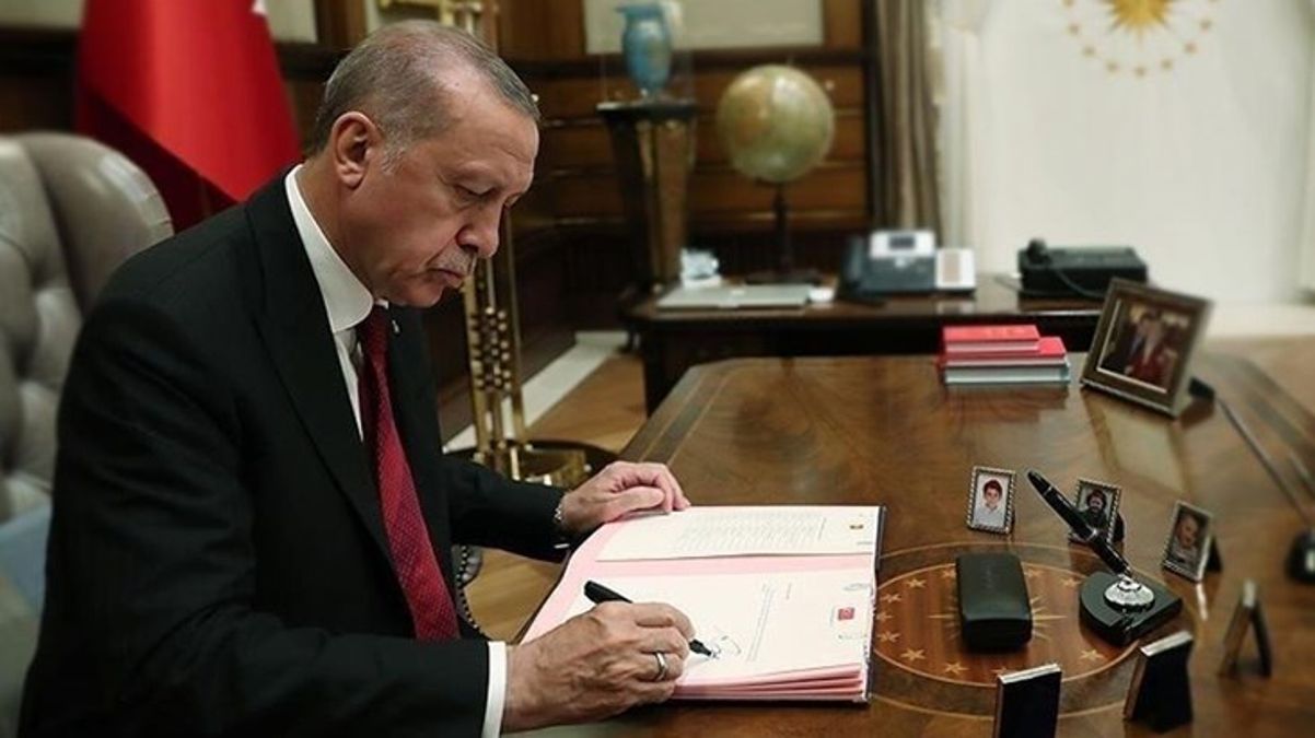 Atama kararları Cumhurbaşkanı Erdoğan'ın imzasıyla Resmi Gazete'de! Fahrettin Altun ayrıntısı dikkat çekti