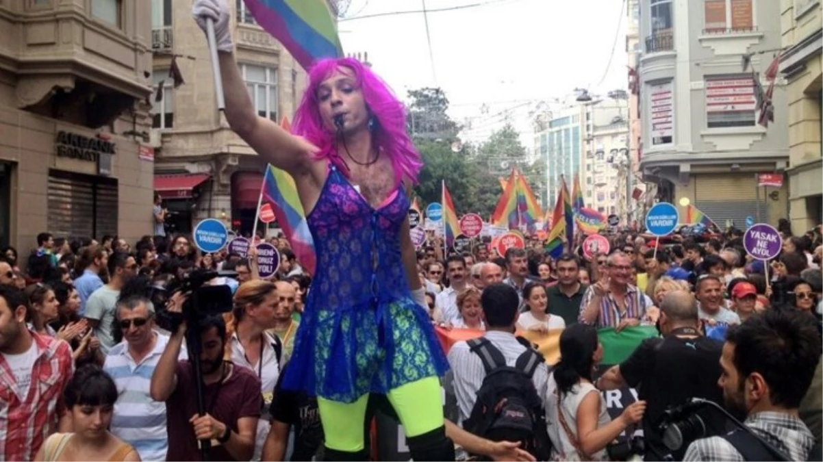 Aydın Valiliği, LGBTİ aktifliklerine 3 gün yasak getirdi