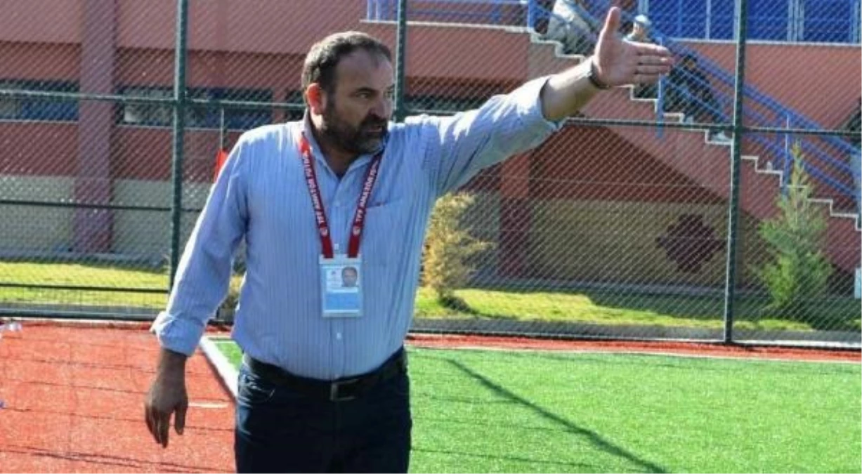 Aydın'da amatör futbol antrenörü Adalet Duman, birebir dönemde 2 grubu birden şampiyon yaptı