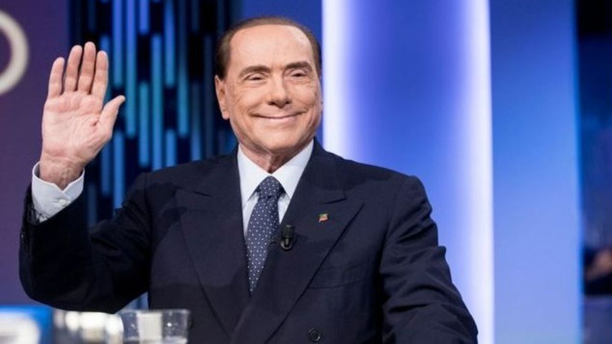 Berlusconi öldü mü, neden öldü? İtalya'nın Eski Başbakanı Berlusconi hastalığı neydi? Berlusconi kimdir?