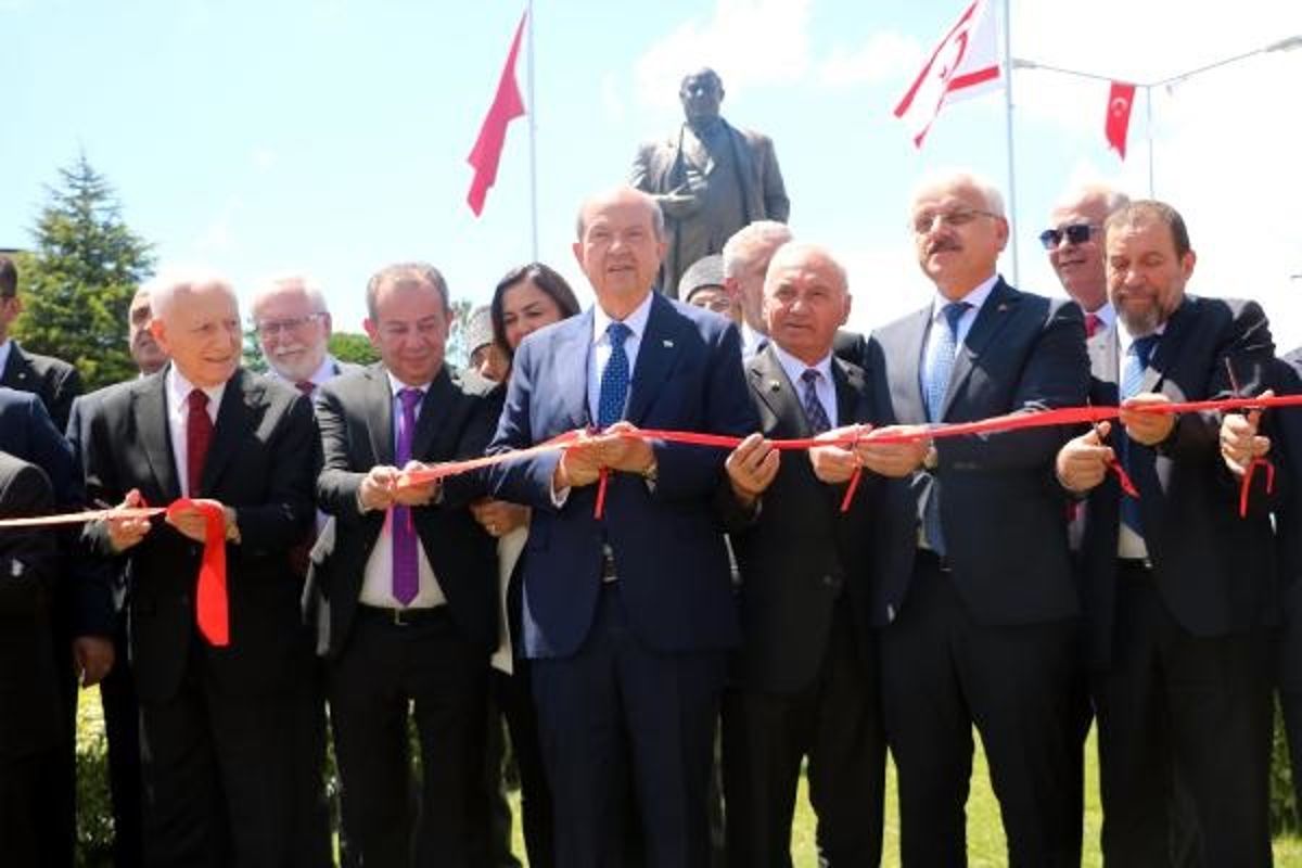 Bolu'da Rauf Denktaş Heykeli Açıldı